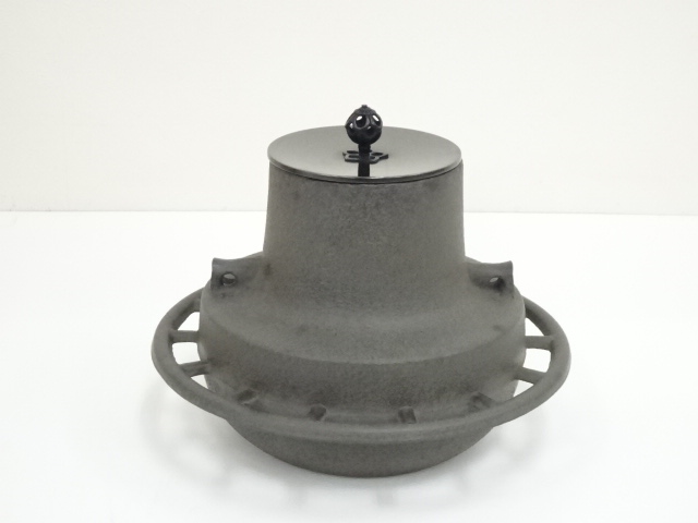  釜師　菊地政光造　車軸釜（共箱）